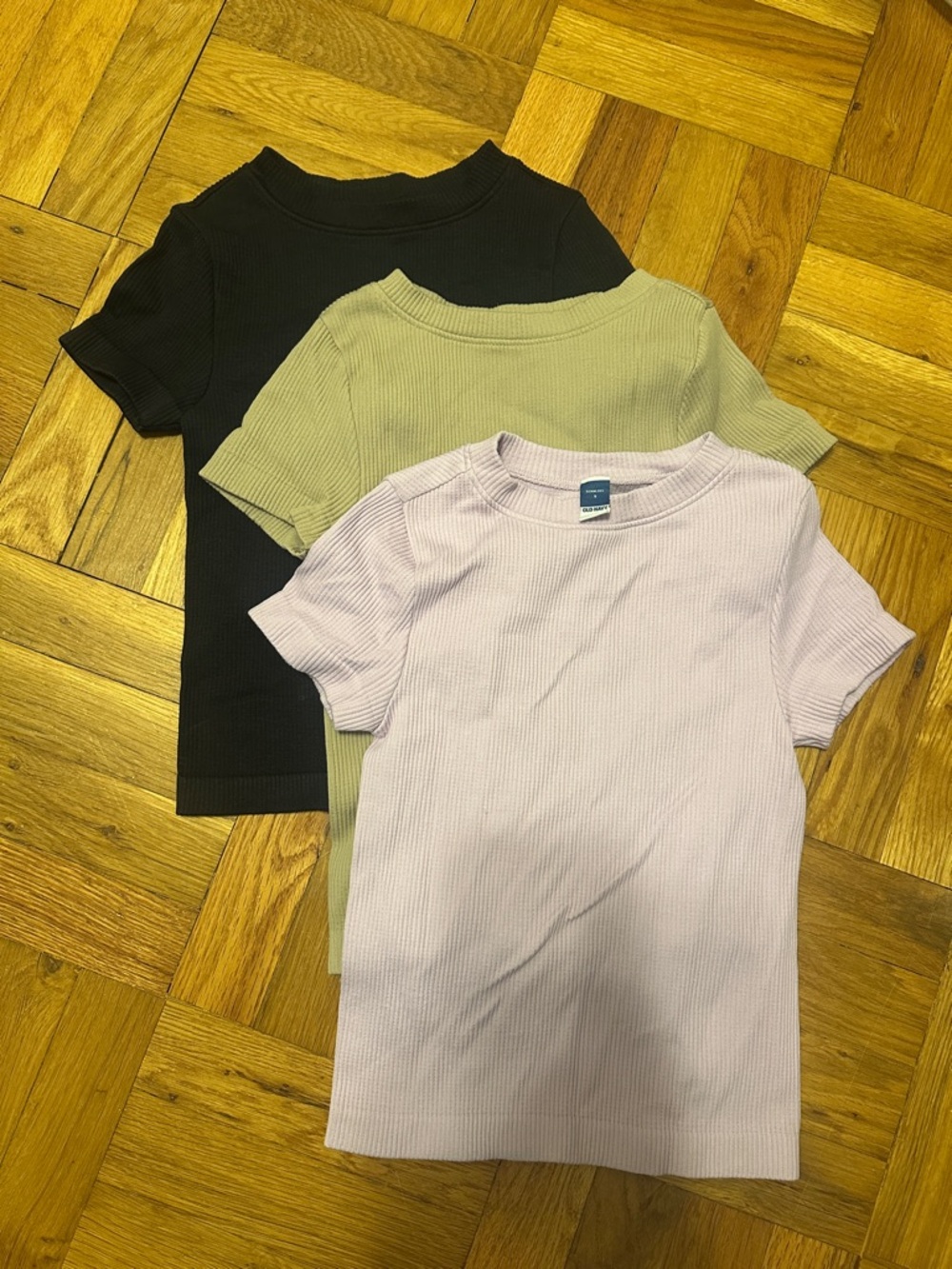 Old Navy Set of 3 Seamless Tops Black, Sage Green & Light Purple